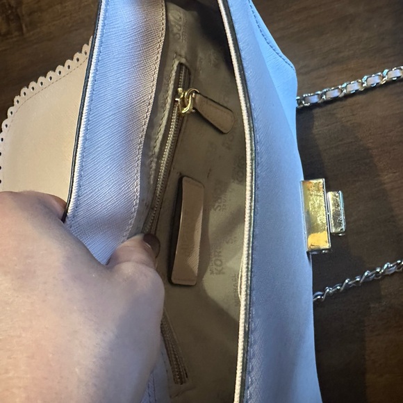 Elegant Michael Kors Pink Chain Strap Women's Bag - Picture 3 of 4